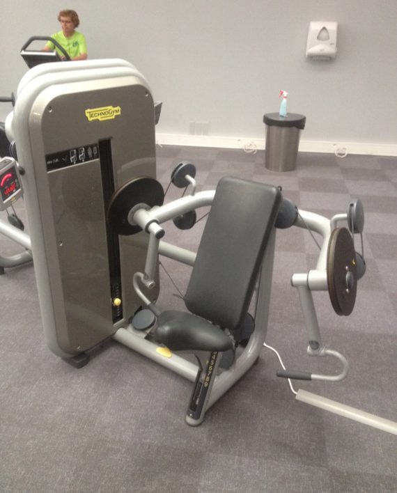 biceps technogym element